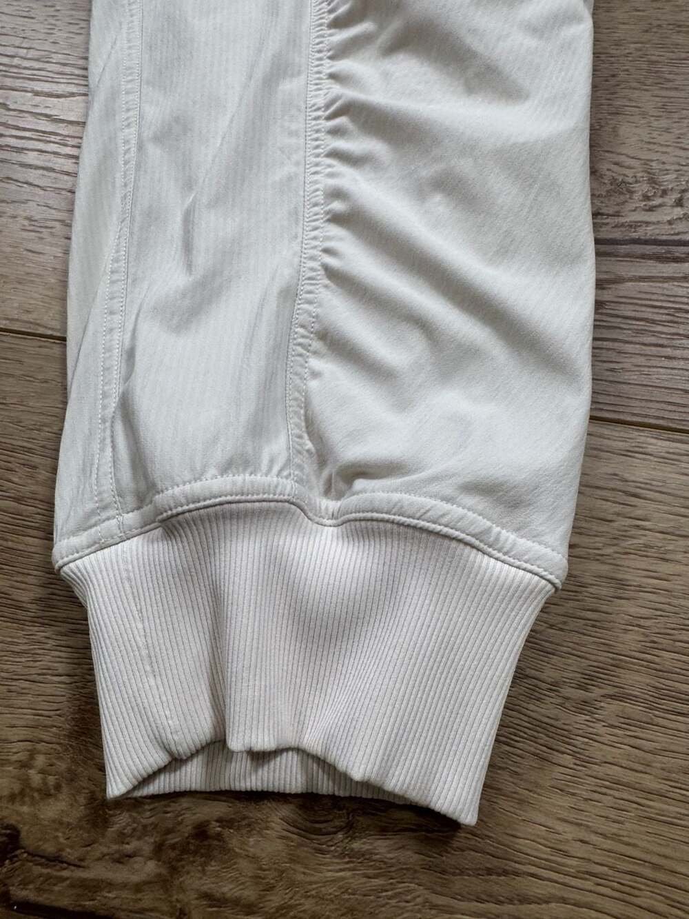 Lululemon White Lined Mid Rise Jogger Pants Women’s Size 12 Athleisure - Picture 3 of 16